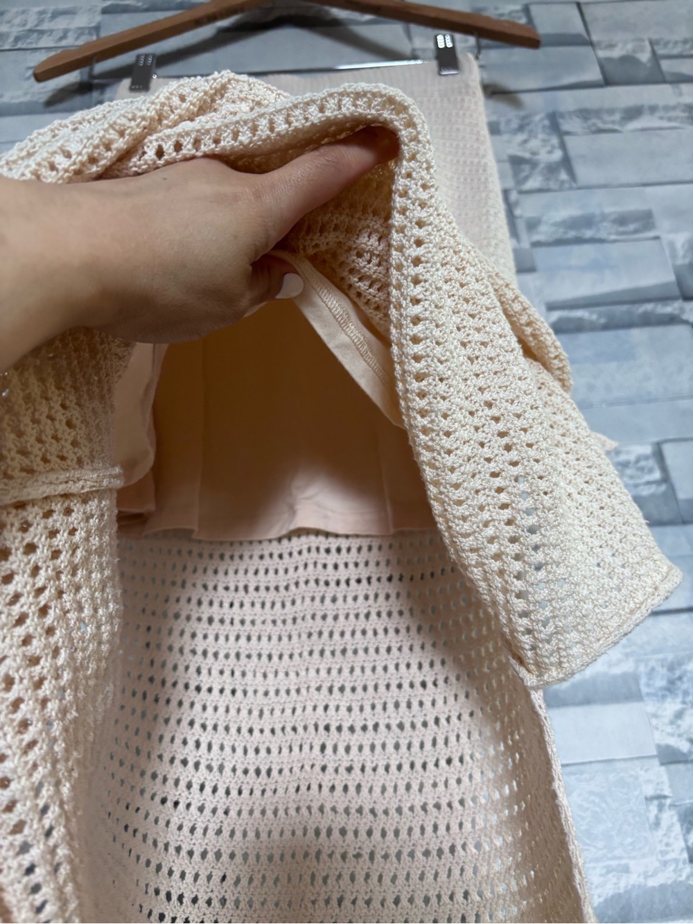 House of Harlow 1960 Beige Crochet A-Line Skirt - Picture 10 of 13